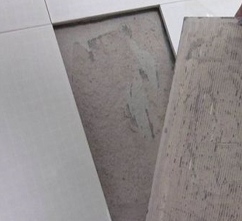 辽源瓷砖空鼓维修公司分享瓷砖铺贴时如果打浆（即涂抹在瓷砖背面和基层上的砂浆或瓷砖胶）过少，会带来以下问题